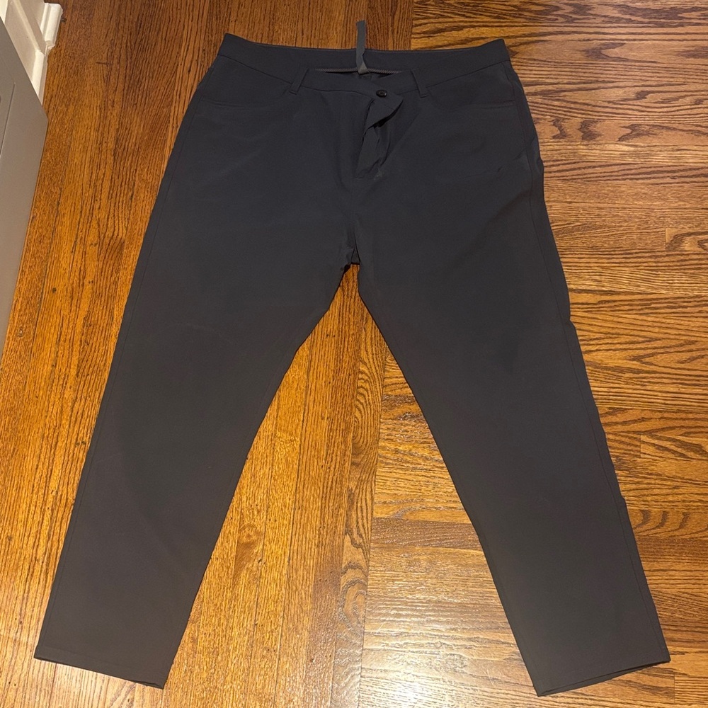 Vuori Men's Dark Gray Chinos